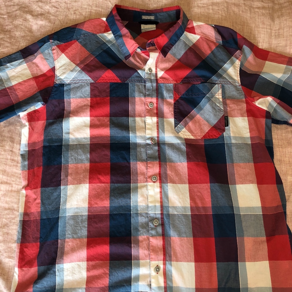 COLUMBIA - XL Plaid button down shirt